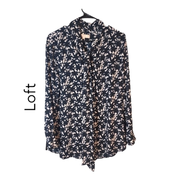 𝅺LOFT Long-Sleeve Tie-Neck Lightweight Blouse - Picture 1 of 9